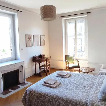 Apartment Particulier & Pro - 4 - 8 Pers - Jaude Avec Parking Privee